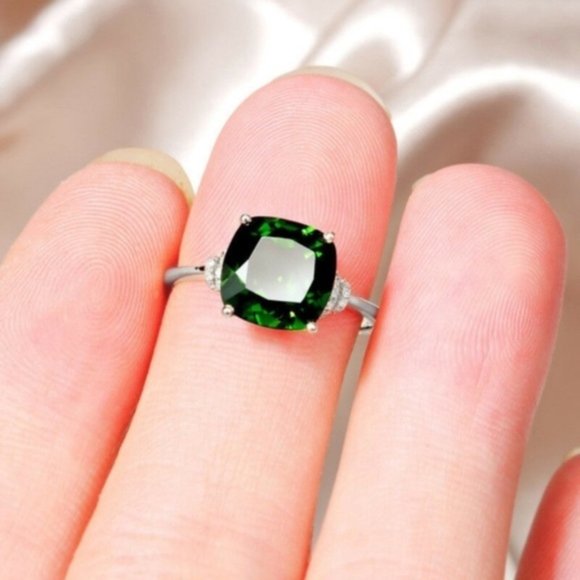 925 Silver Diamond Emerald Ring - Picture 4 of 5